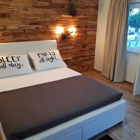 Little Olive Tree House Apartamento Sali Exterior foto