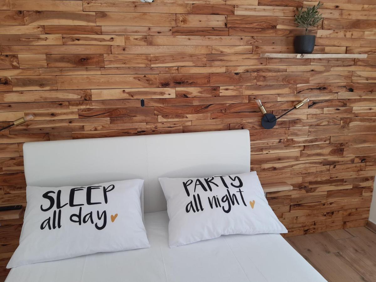 Little Olive Tree House Apartamento Sali Exterior foto