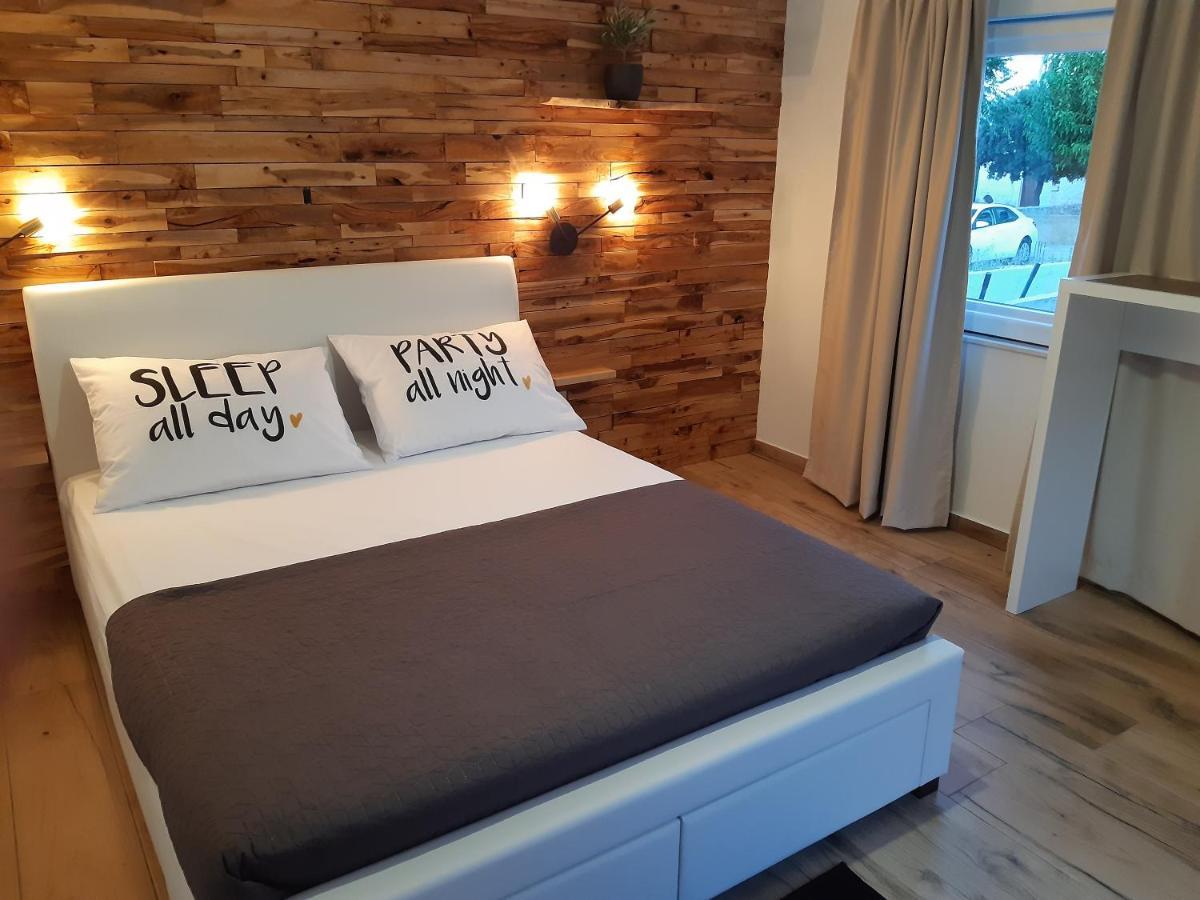 Little Olive Tree House Apartamento Sali Exterior foto