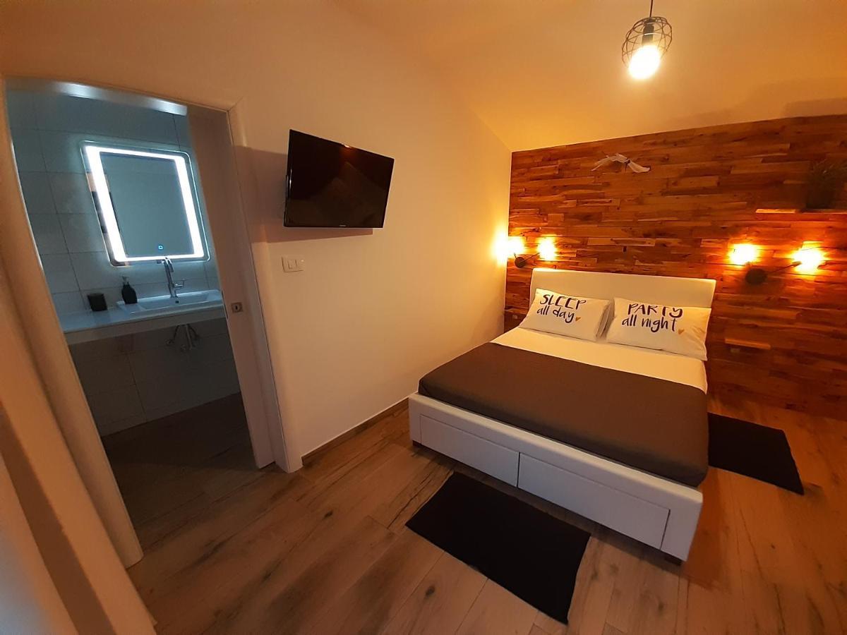 Little Olive Tree House Apartamento Sali Exterior foto