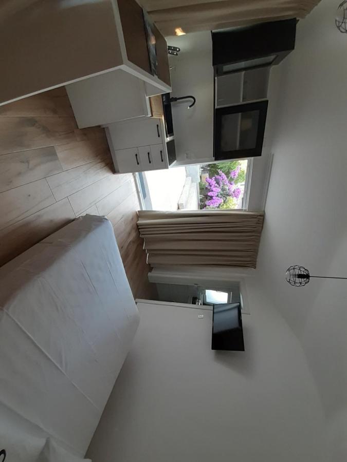 Little Olive Tree House Apartamento Sali Exterior foto